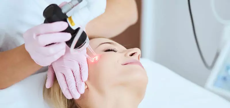 آموزش میکرونیدلینگ با کوکتل‌های تخصصی